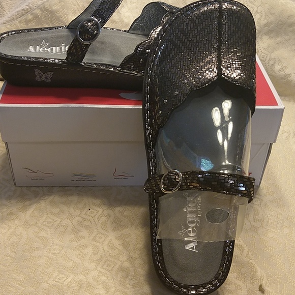 alegria wide width shoes